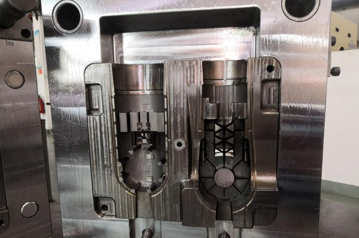 注塑模具加工(圖二)