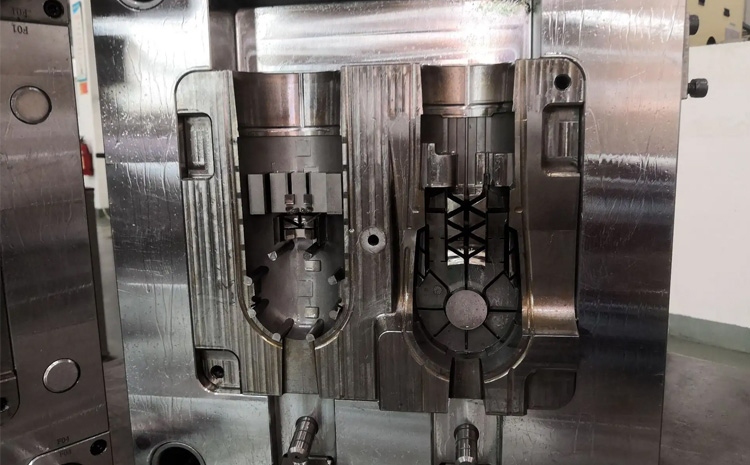 如何完成一個注塑模具加工?